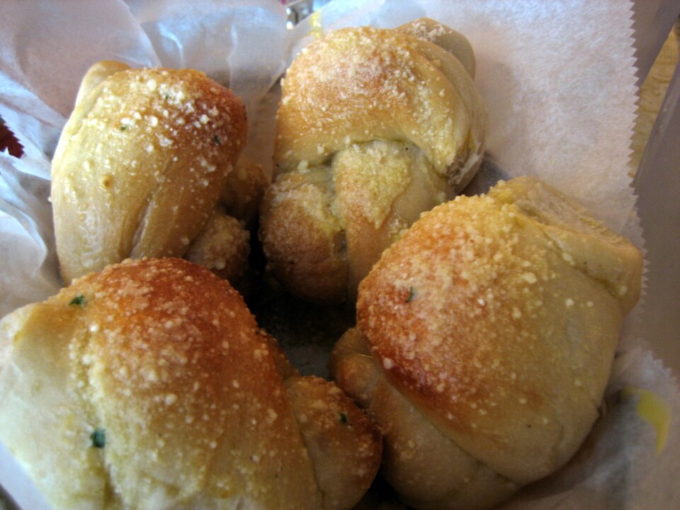 File:Garlic knots.jpg