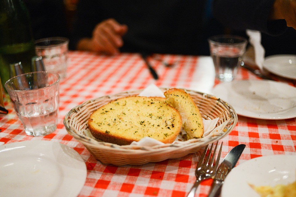 bread machine garlic bread