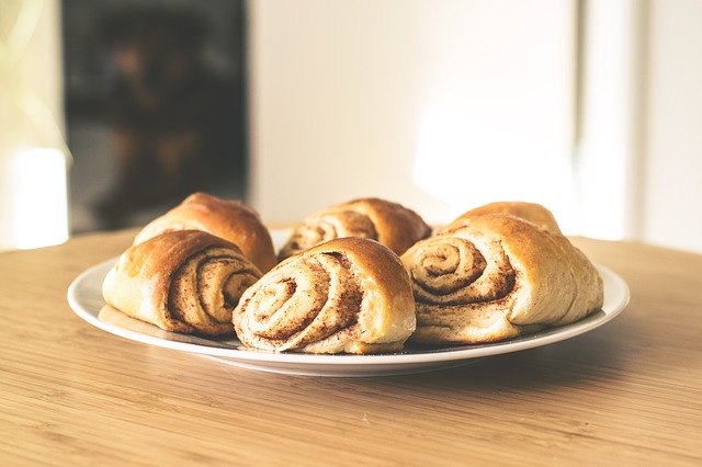 gf cinnamon rolls