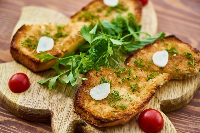 how-to-make-homemade-garlic-bread